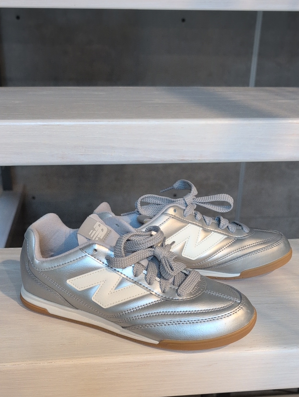 NWOT New Balance RC 42 Men Silver Metallic Sneaker